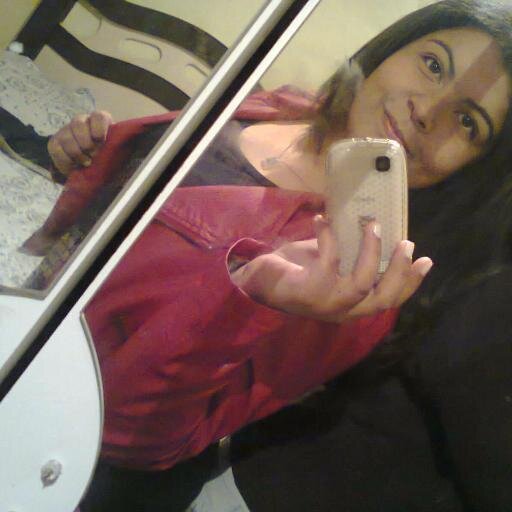 sou uma garota decidida e que sabe oque quer da vida nao sou perfeita mais conquistei e ainda conquisto muitas pesssoas.*-*