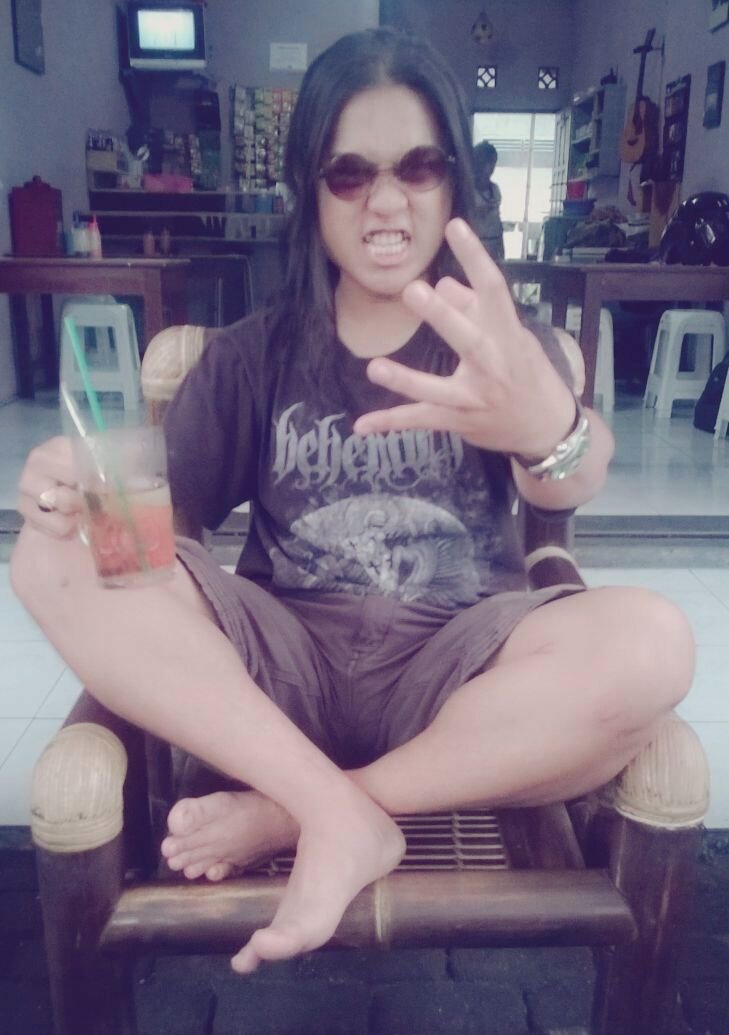 mengurangi gula | gallery of suicide | @DetritivorDeath | mo'ong n friends | 3