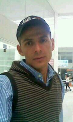 YaderCommart's profile picture. 