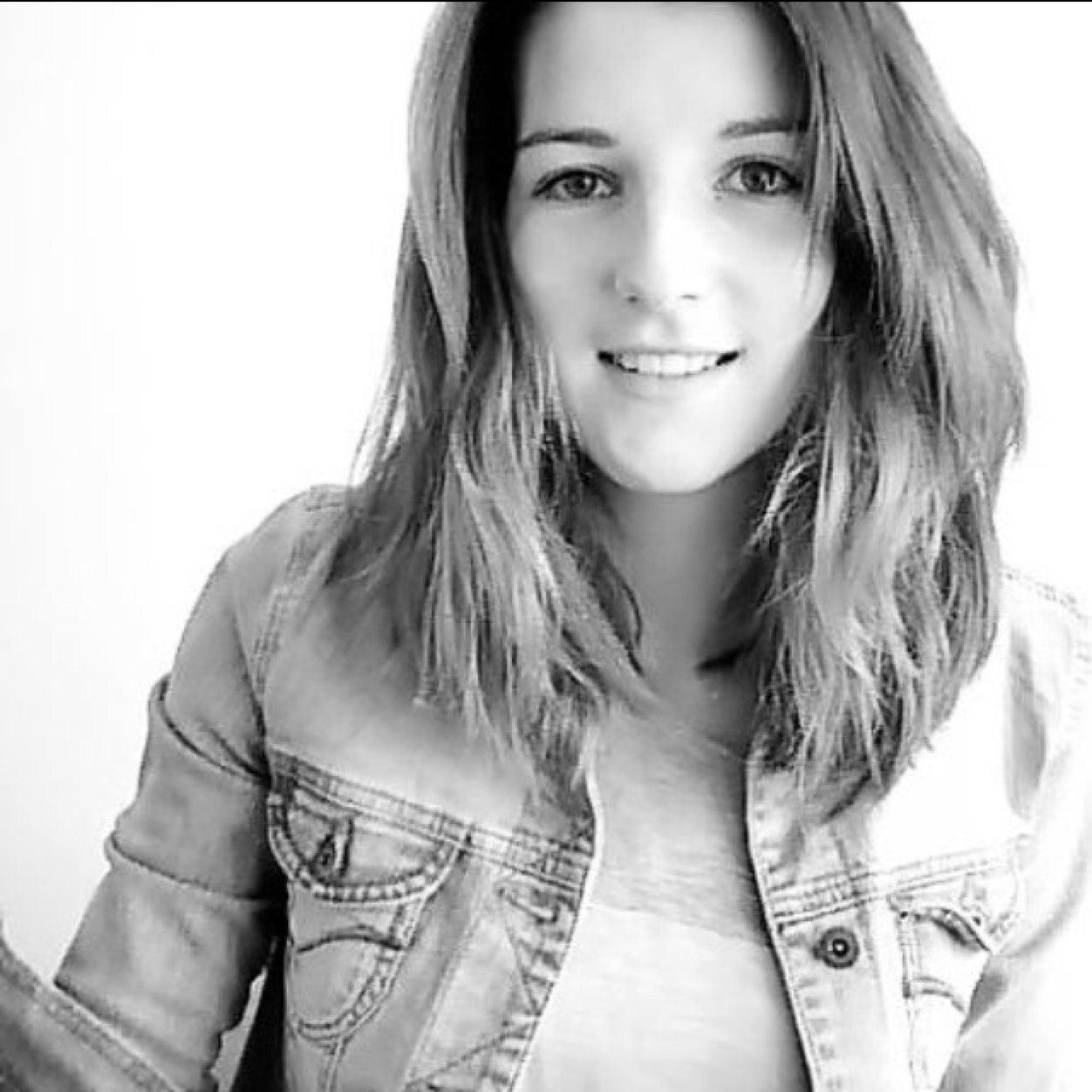Nikki | 24 | graphic designer | basketball | cats | Vespa | Blogmij