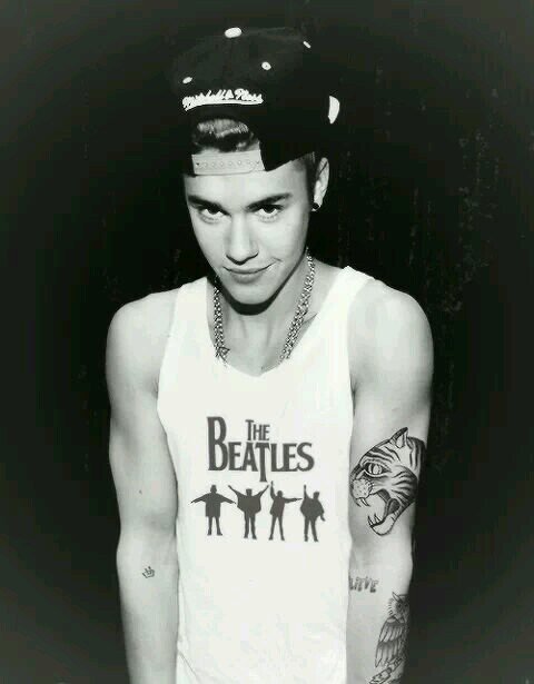 Somos un grupo de chicas que luchamos por un mismo sueño.                                     ''Never say Never and Believe'' #FAM