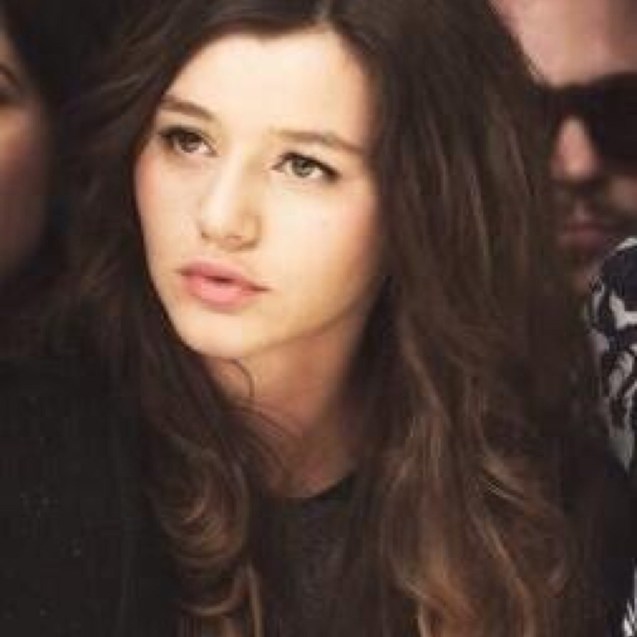 This account is dedicated to the beautiful Eleanor Calder. No hate!you dont have to love her just respect her