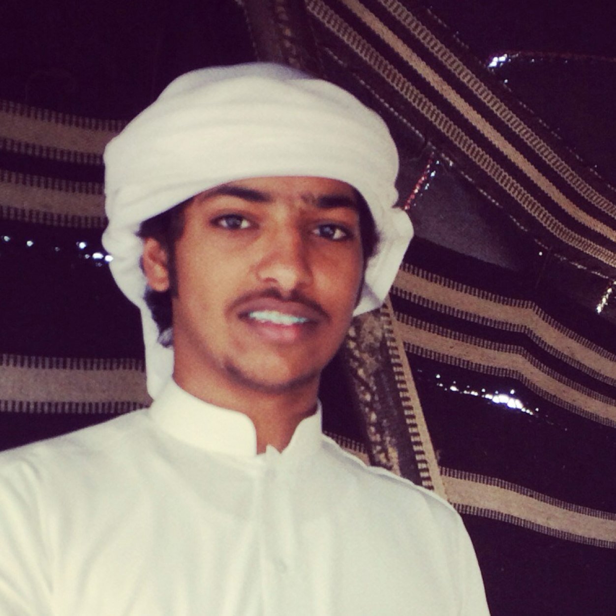 لآشي يذكر تآبعني فقط ♥
