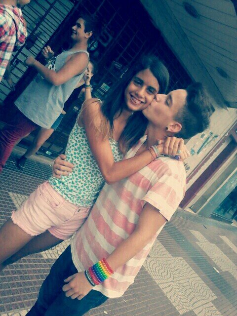 Bueno
 Me Hice Este Twitter Nuevo Por Que El Otro Me Lo Hackearon :( Soy 
Directioner, Belieber:D Seguime & Te Sigo. https://t.co/YndXyQvwDb AGREGAME :3