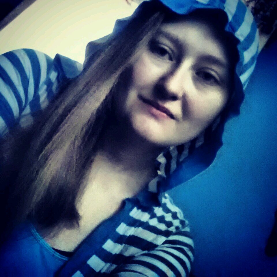 im a senior I go to north white I love my friends I love weather