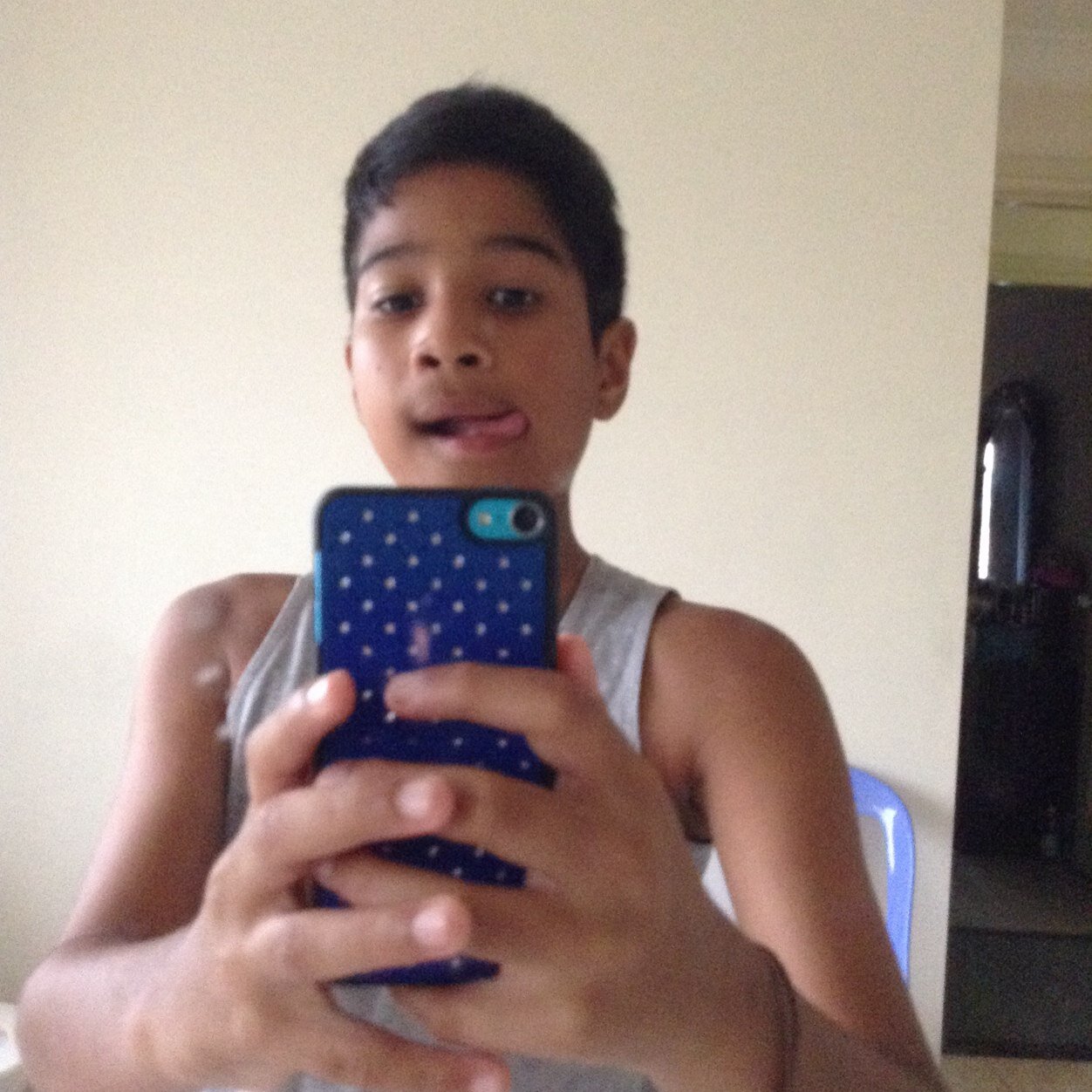 MelveenSingh4's profile picture. Hey guys can u please follow me coz i follow back Follow me on instagram MELVEENSINGH1 and get me to 5⃣0⃣0⃣followers Peace