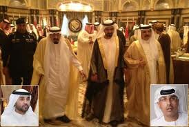 البخيل لا تَبُلُّ إحدى يديه الأخرى.
