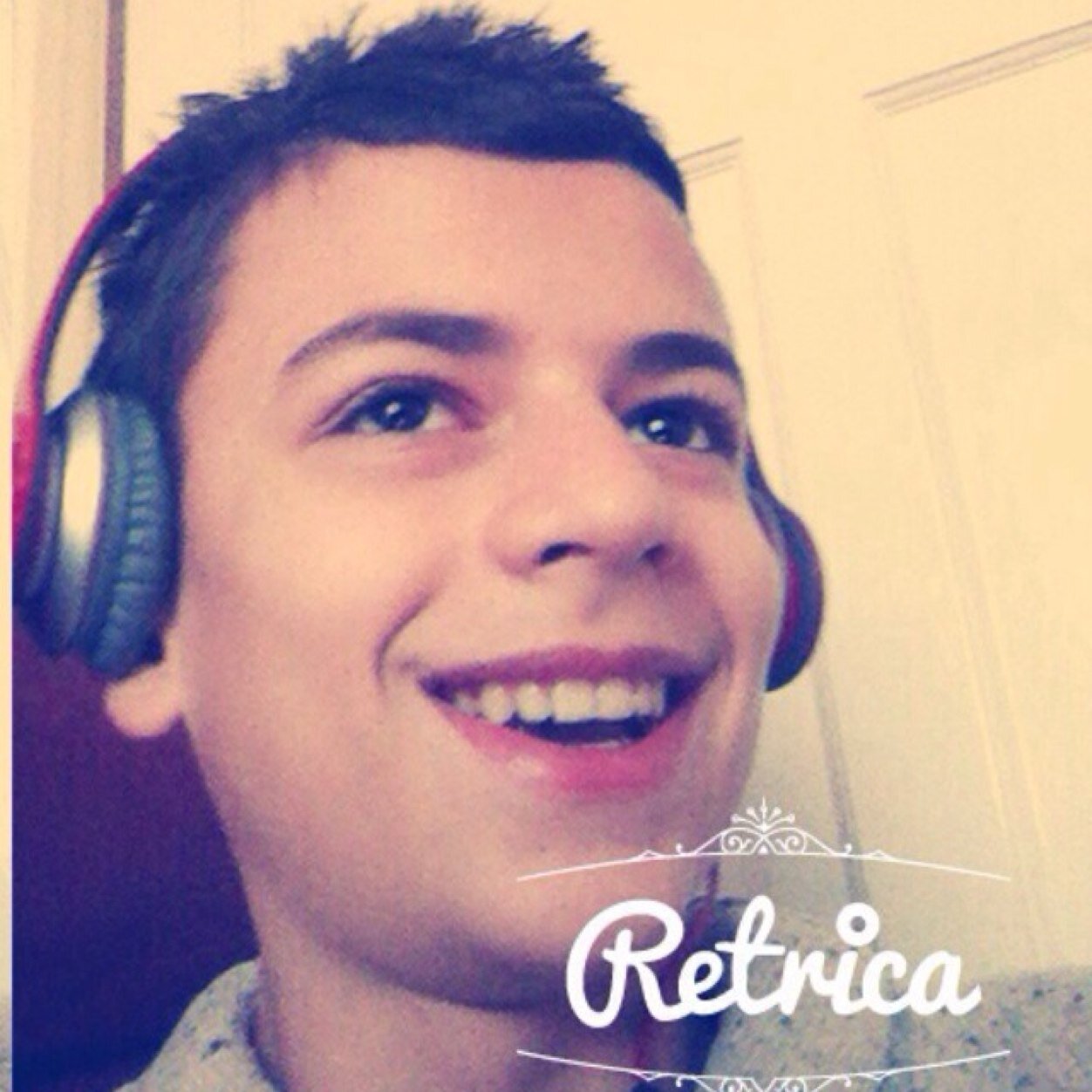 Follow me i will follow back!!! Albanian