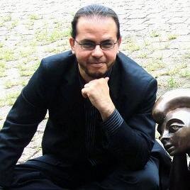 letrouvere's profile picture. Compositor musical. Amante de la literatura, la poesía y la vida.