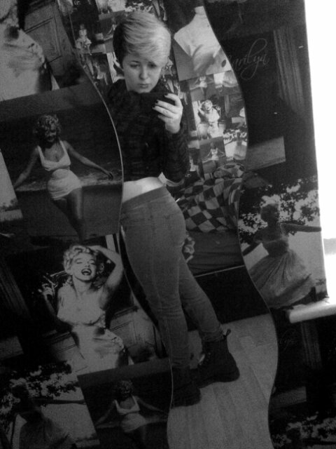 bbm 7423743B   instragram amber_branney    snapchat amber1996bee