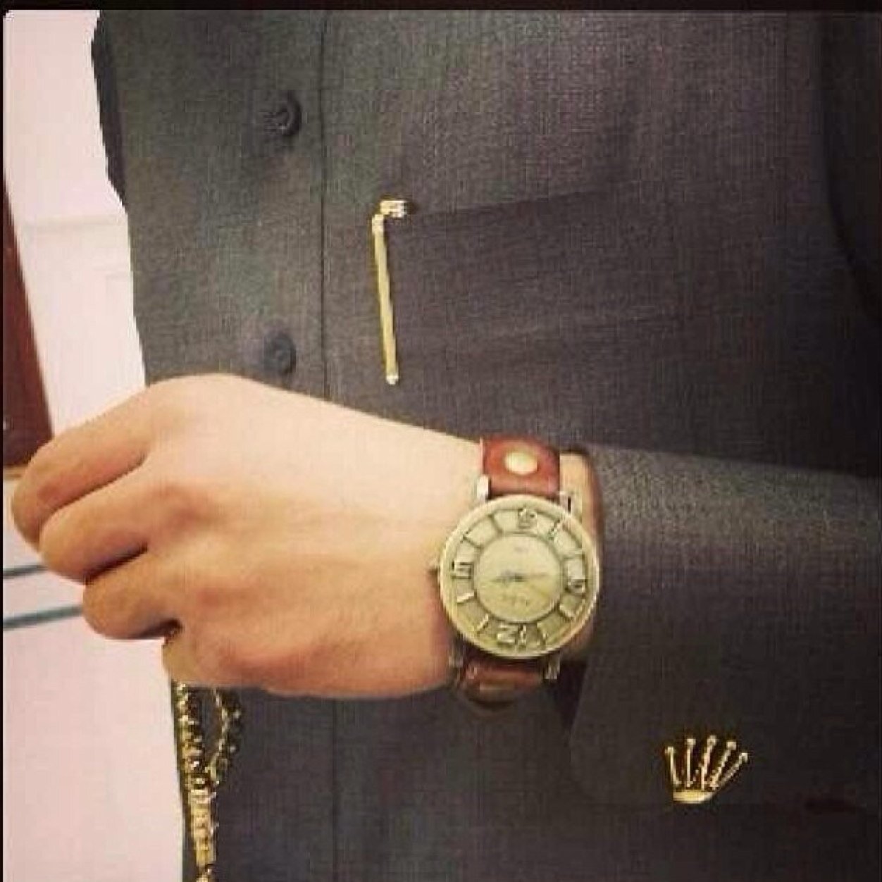 كل مآجآني من آلغآلي قصور ، قلت عآدي طيبھ يغطي ردآھ :) kwt