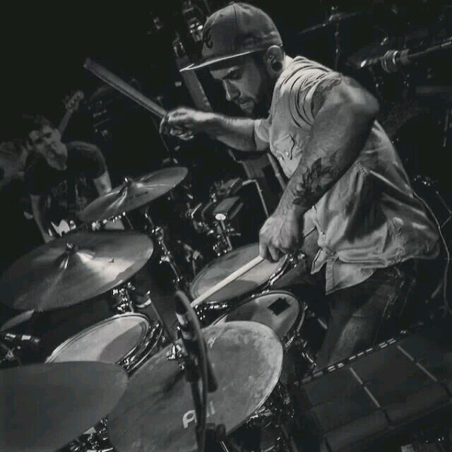 Drummer  |  Instagram @bennyari  | snapchat bennyari