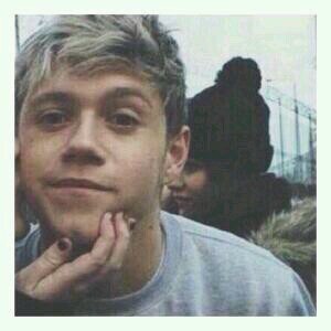I wanna copy niall, paste him in my bed and delete all his clothes