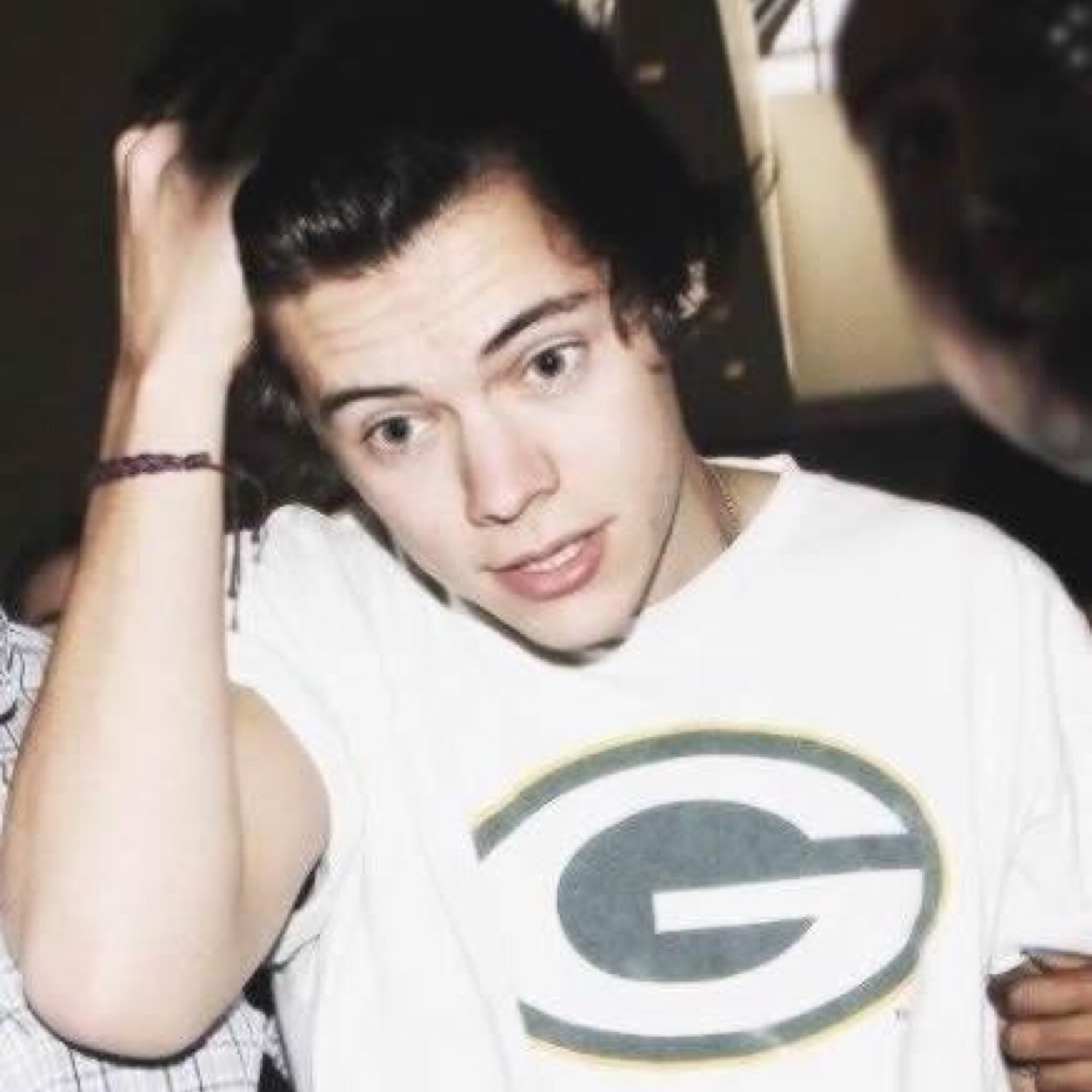 please follow my main account @harrysbutton :)