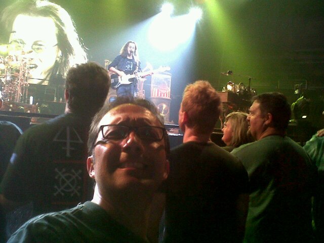 fabrizziovas's profile picture. Esposo... Hijo... Padre.. Sobrino... Primo... Yerno... Suegro... Tío... RUSH forever..! Rojo es mi color... Viva la vida... ¡