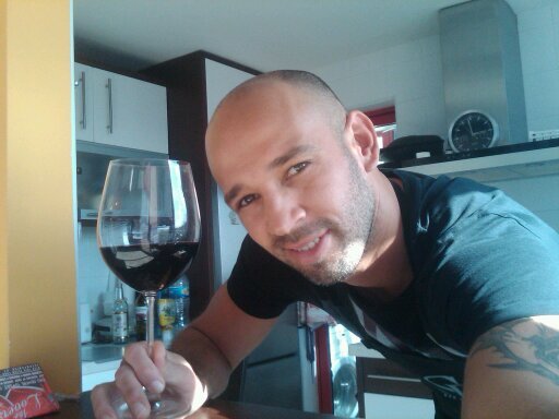 chef en cocina int! amante del buen vivir, apasionado por el futbol! padre enamorado. venezolano!