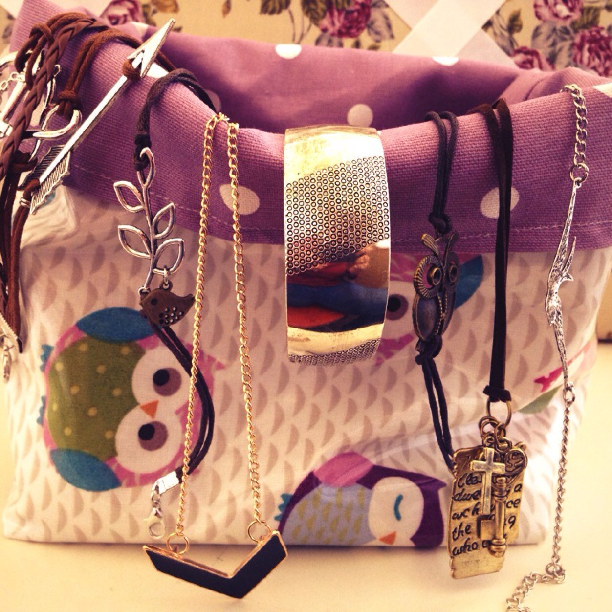 Charms_Crafts's profile picture. Selling fashion accessories, handmade home decor and greetings card. Purchase items through parties in your home or e-mail us to reserve or order an item.