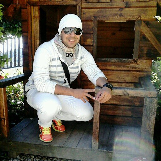 leogrobeth's profile picture. 