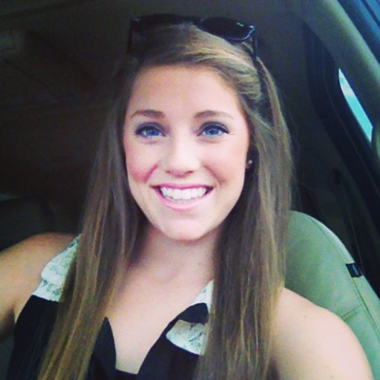 Let all that you do be done in love❤ 1 Corinthians 16:14