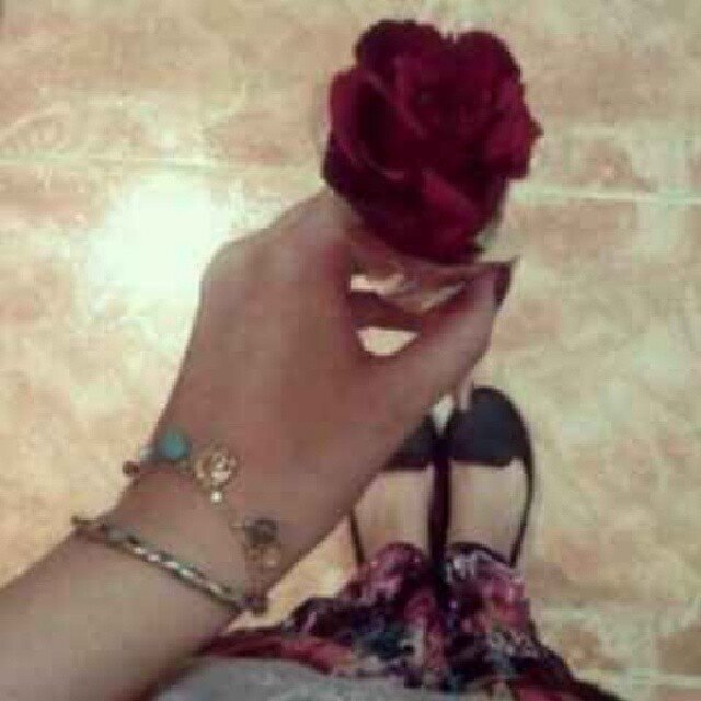 گل شيء سيصبح ذگريات ، حاول ان تضع بصمة جميلة فې حياة گل من حولك