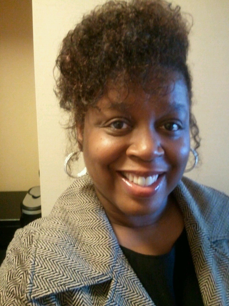 Jesus lovin', Mama +2 grown children, Business woman that loves to sing and listen to gospel music, love hanging with the fam and choosing to relax at times.