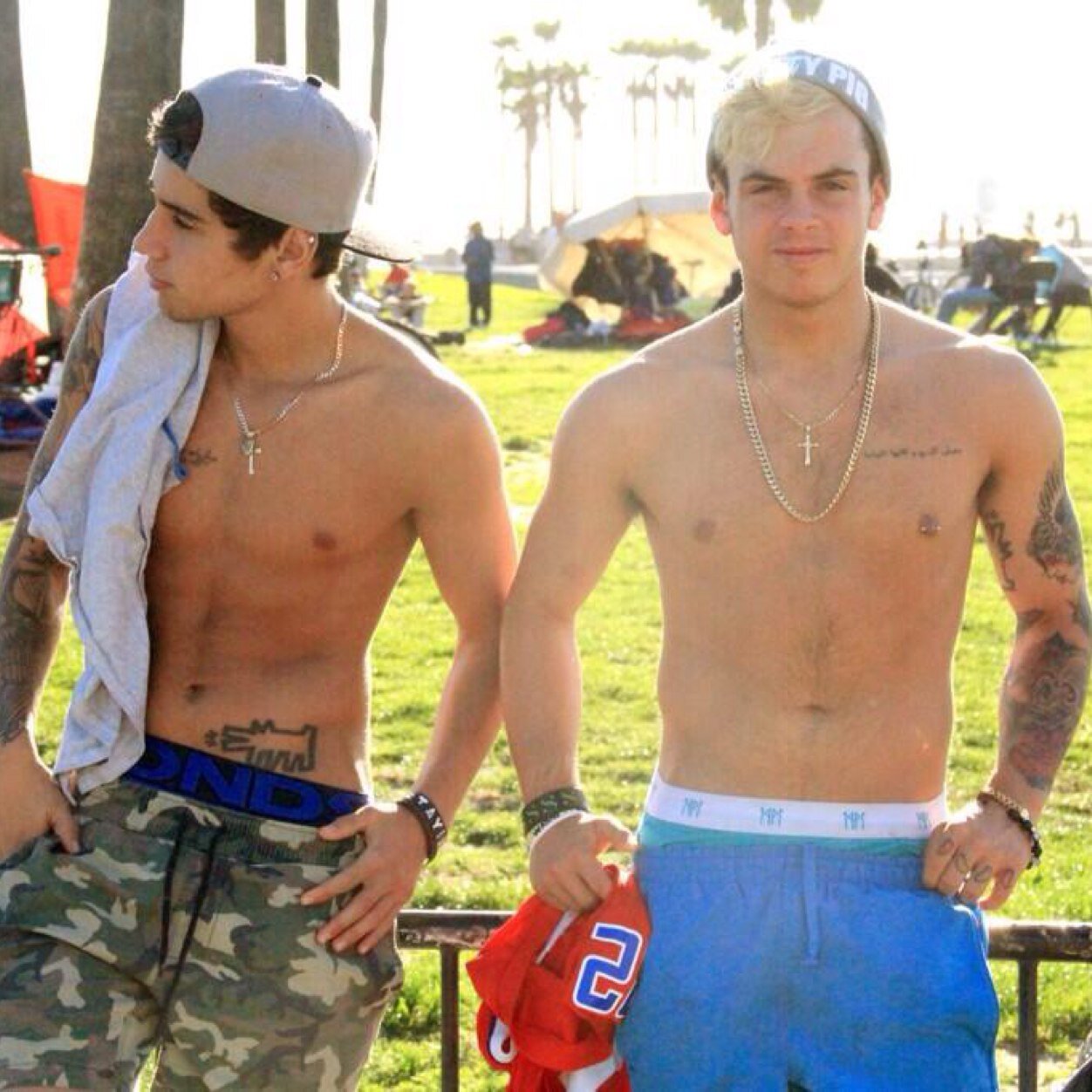 17 • CANADA • AUSTIN & DEMI • FOLLOW ME AND I'LL DO THE SAME ♡