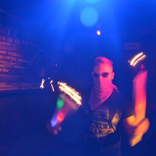 Particulier beveiliger bij Guard group,18 jaar, uitgaan,evenementen,vrieden, MMA, Kickboxen, EHBO'er reanimatie, AED certificeerd