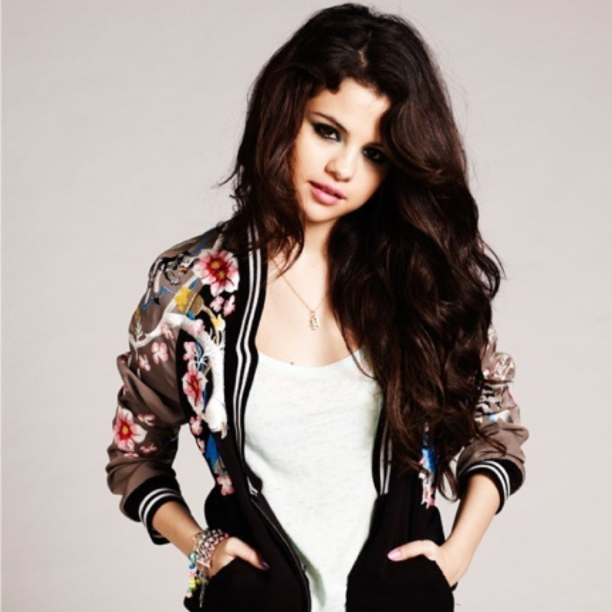 Hey I'm GiGi! Just a girl...who is the daughter of Hypnos. Don't be shy. Talk to me! |Single|Demigod|