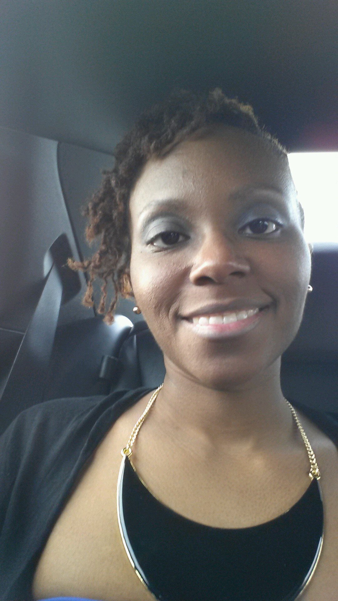 deshondreab2's profile picture. 