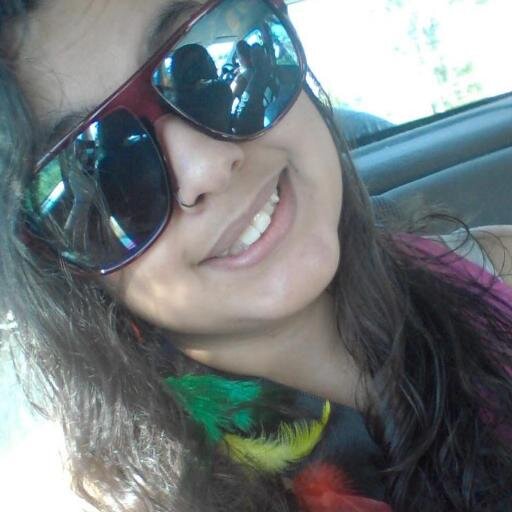 → 'aqui é assim:
cada um conhece a ~ {renata} que merecee !
se a sua é boa ou mal você decidee !
E a minha educação vai depender da suua !