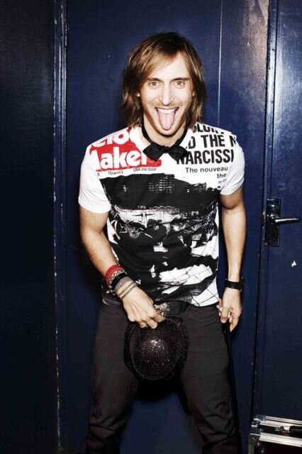siendo FANS de David Guetta♥ Electro is my music ♥
               15. Luis Angel sígueme y te sigo.