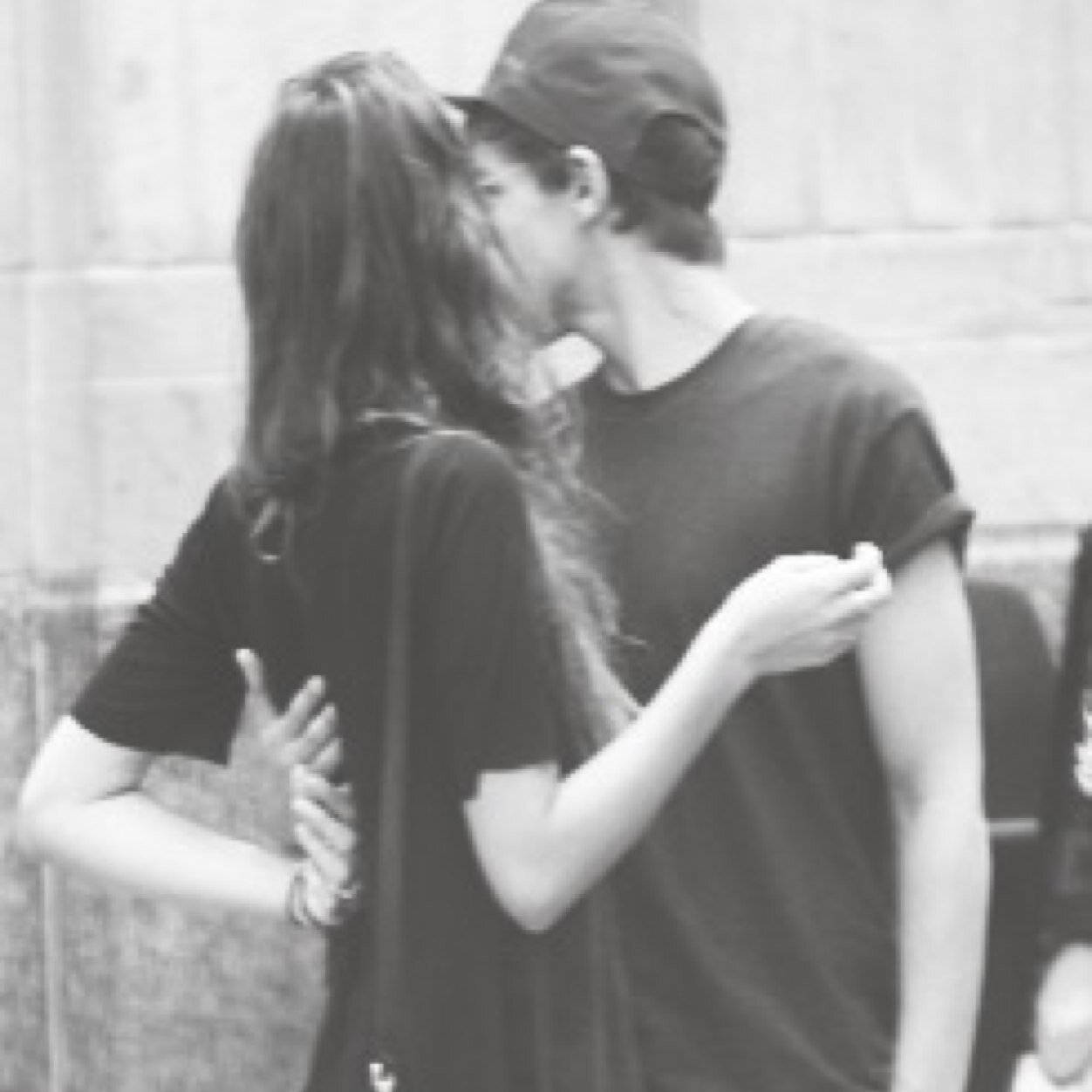 Eleanor is beautiful. Elounor is real. Im a shipper and proud to be :)