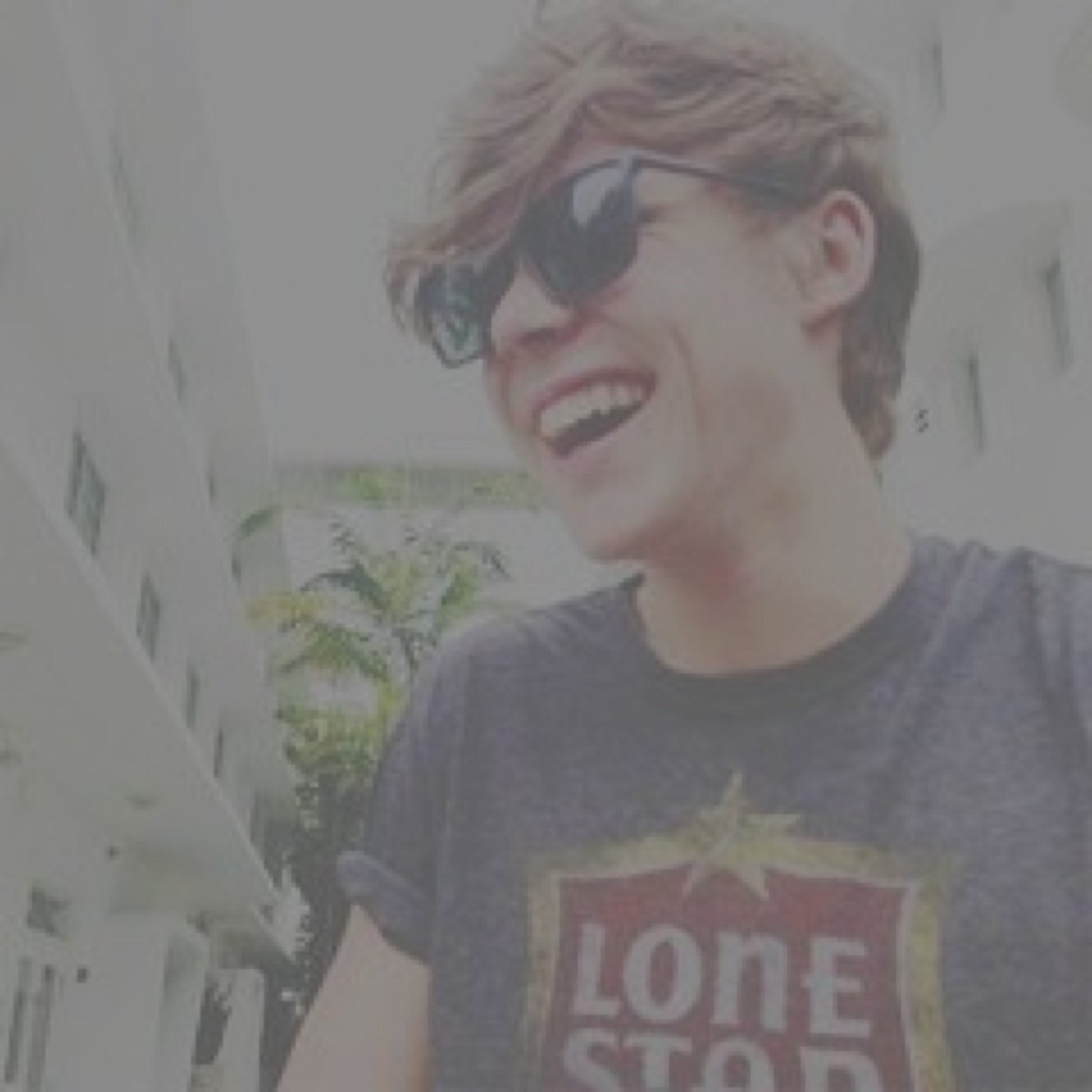 woah, you're fab! please follow @lukespeenis bc she is so close to her goal (5k) and she will follow you back ! x tysm ily