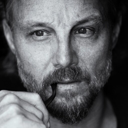 Director, Producer. Creator of the Uni(ONE)-Verse(SONG) songwriting series. Documentary filmmaker in Ukraine, the crossroads of history.