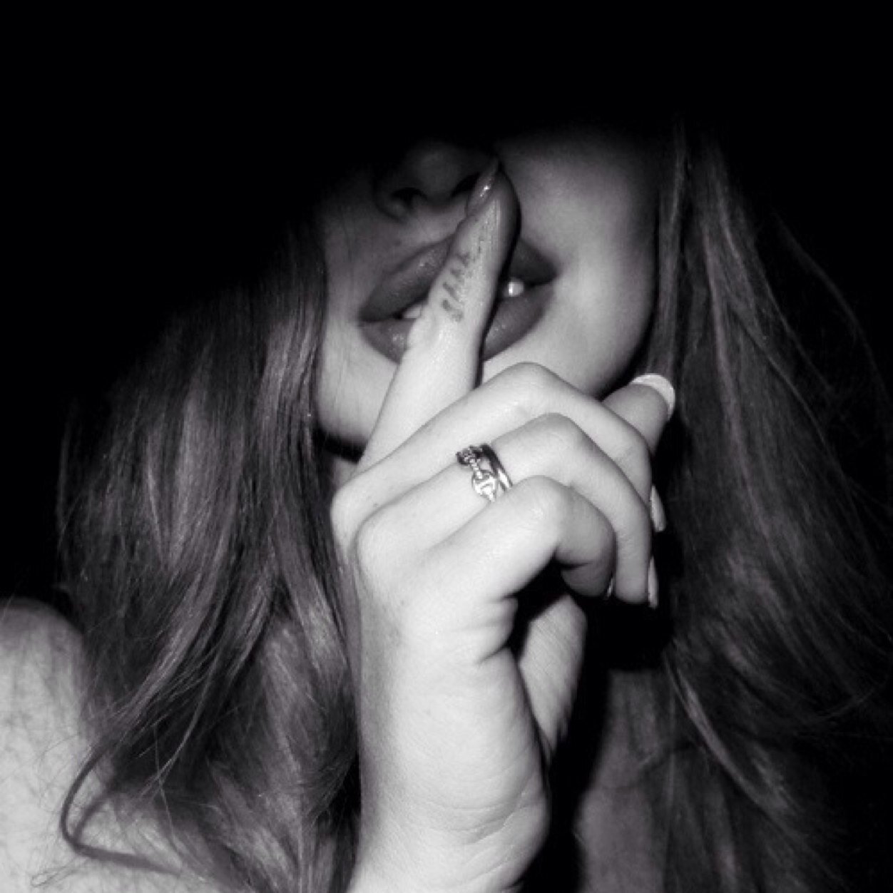 Send me confessions or ask for advice.. Email, askfm, or DM. @askmeanonymously25@gmail.com & http://t.co/9mqz6gcFa2