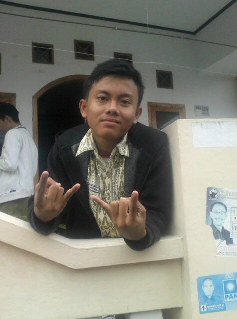 ganidheasani's profile picture. Hidup itu berawal dari B dan berakhir di D,
Birth 《lahir》dan Death 《mati》 tapi di antara
huruf B dan D ada C Yaitu Choice 《pilihan》
☆☆★★♧♧♣♣♡♡♥♥ :-