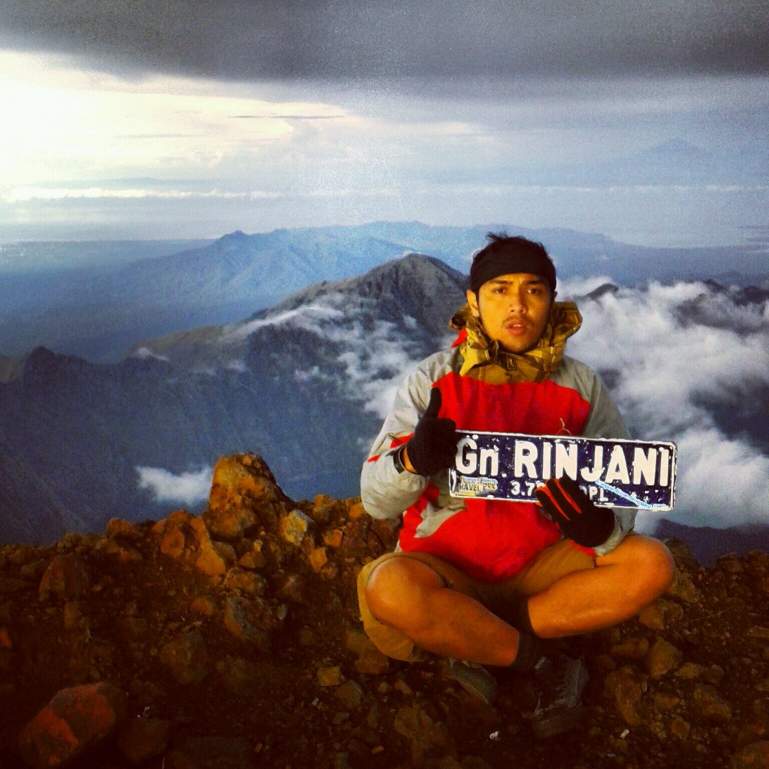 adityonasutionn's profile picture. Backpackholic, introvert person,