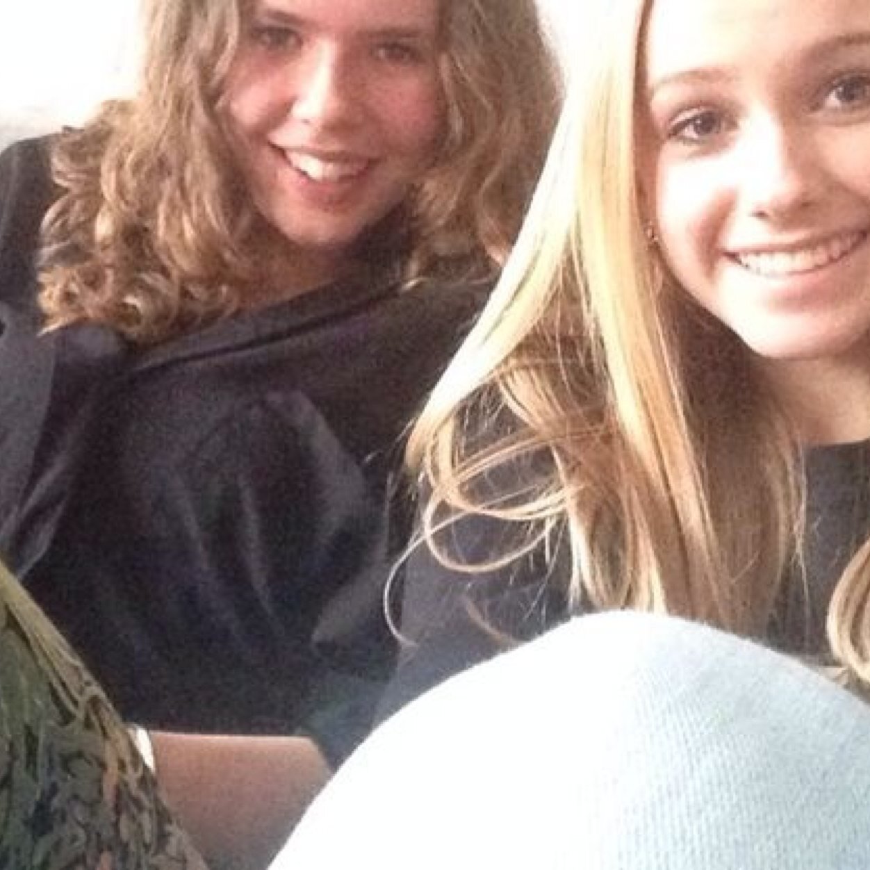 Emma0343's profile picture. Don't worry be happy