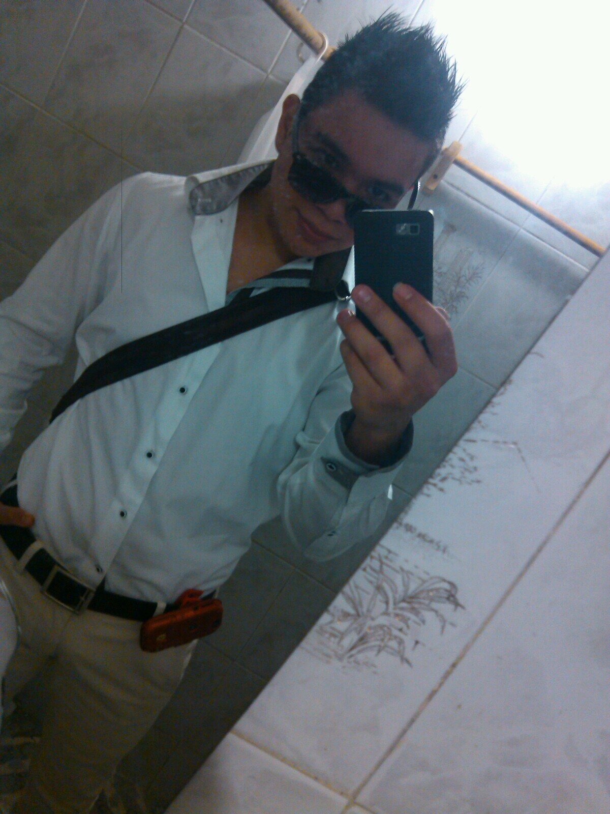 edgarkaribe99's profile picture. 2 paa mii