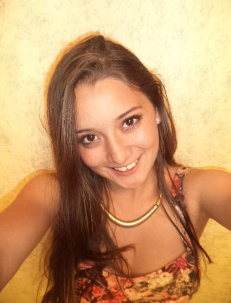 Hola soy Pao, estudio diseño gráfico en FES Acatlán. Soy de colores :) #Moda #Tendencias #Imagen #Followback