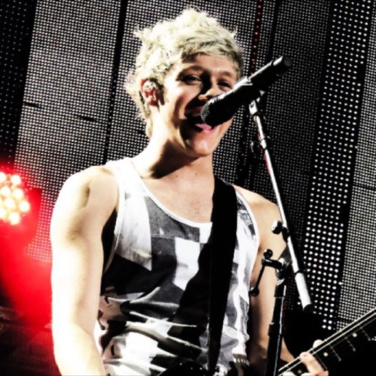 jerkingniall's profile picture. @fratboyyniall :))