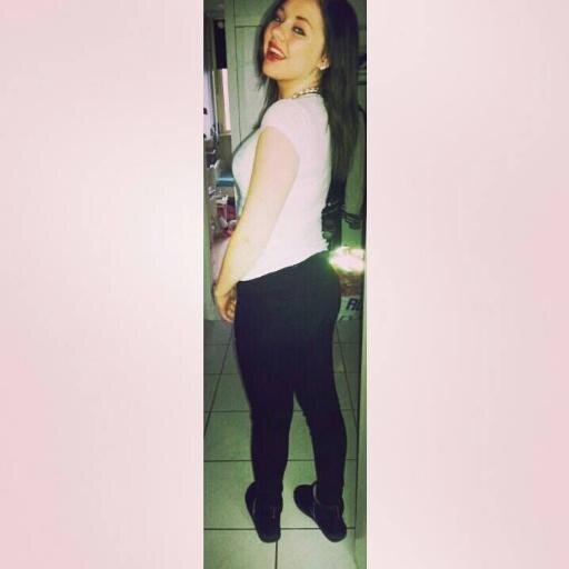 IG ; emvs_ - Spend life with who makes you happy, not with who you have to impress.