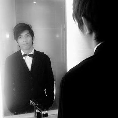 I'm a cute person live in Quezon City . i stand 5'7 of height an average type of body, white complexion and a good looking man :)