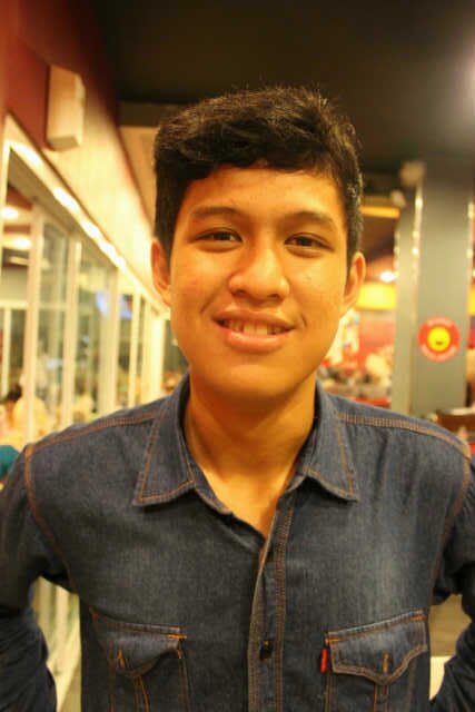 Tukang pukul bola