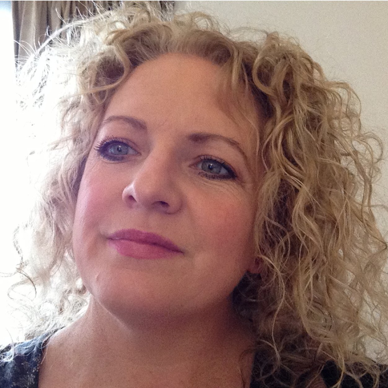 Dinjerra_6A's profile picture. Teacher. Mentor, Speaker,-Creativity, Design and Thinking- always thinking, always learning and always up for new challenges.