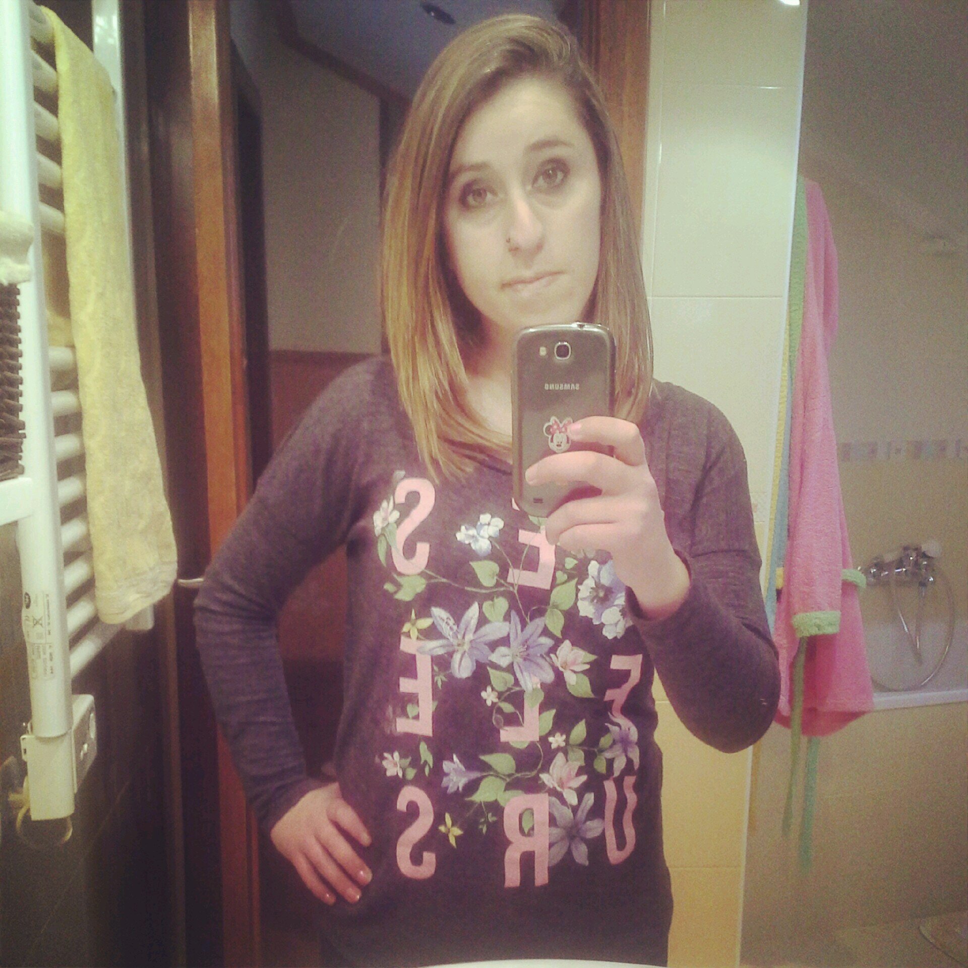 claudiabeyo's profile picture. vivir la vida