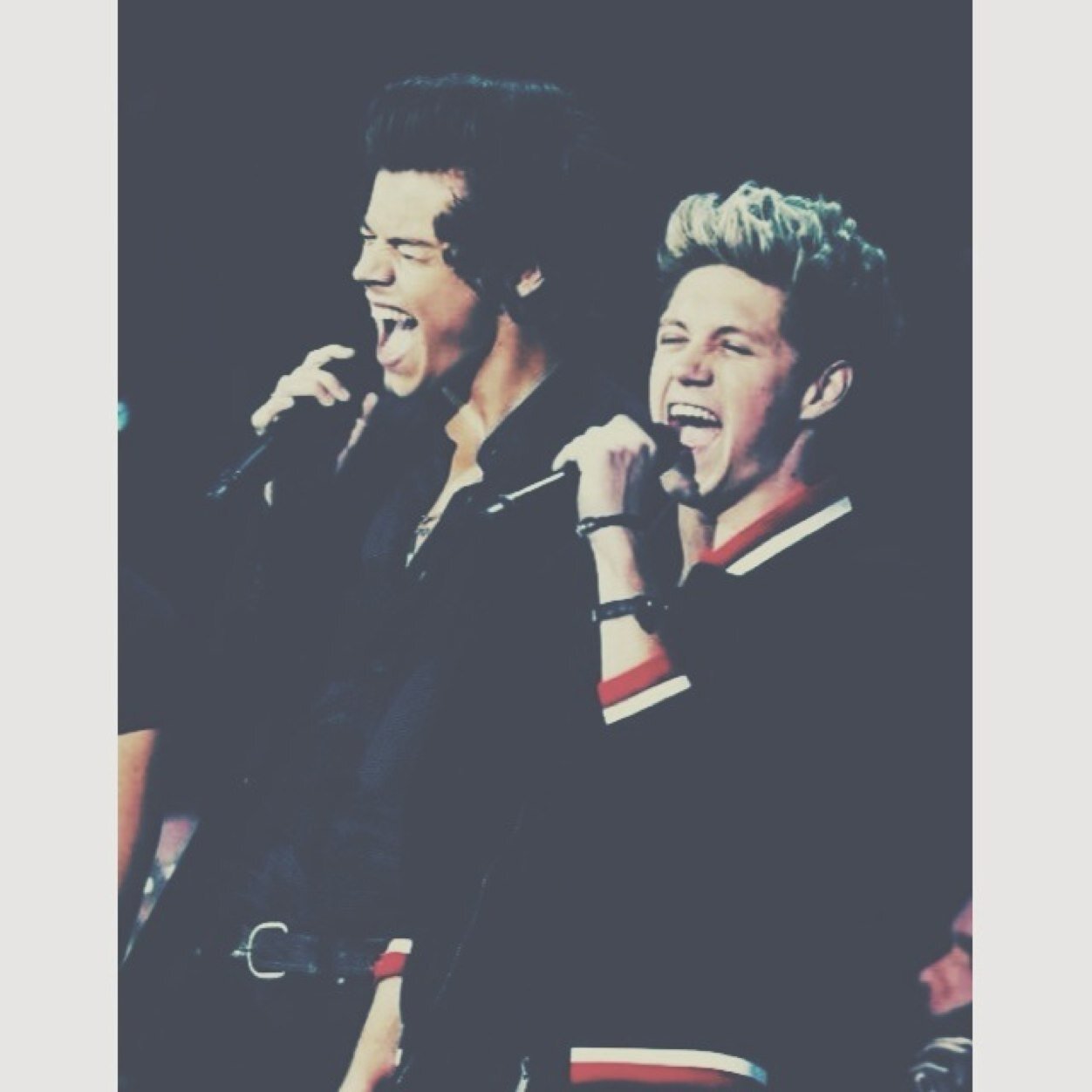 ILY @imaginator1dx ✌☯ ☮Love my boys mixer,5sos,∞ @beary5sos @luke5SOS followed on22/4/13 @richardandadam follow :P@kathcim tweeted16/5/13 @matty_selley :*