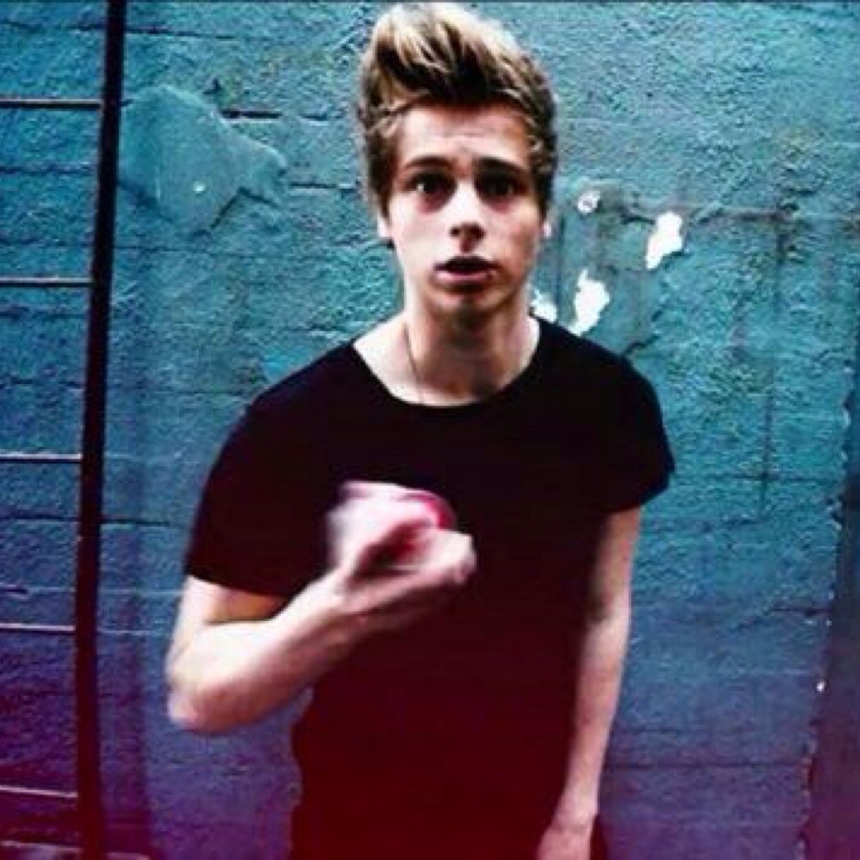 ❤️Please follow @hellocallmegen (luke follows) and @cherietweetss (connor follows) we love you alot and mention us both for a followback ❤️