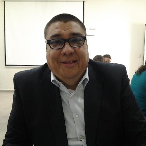 Lic. Derecho.