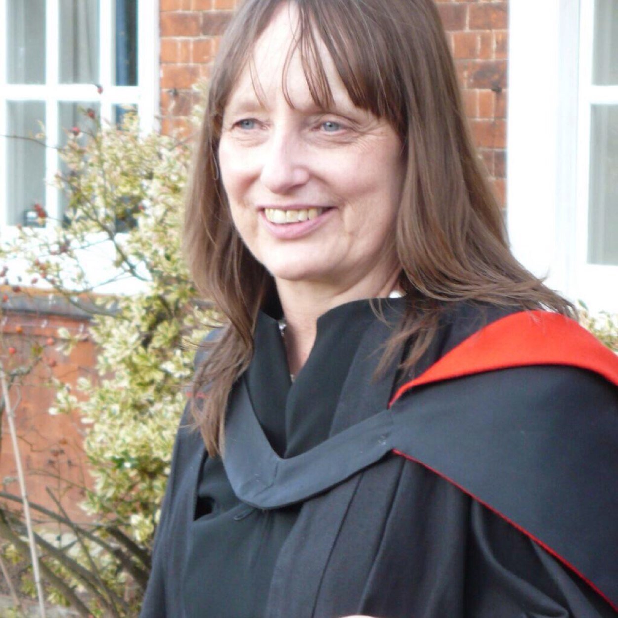 Dr_val_lynch's profile picture. Technologist, innovator and business women, on a mission to highlight the value in all that we do. Loves 
playing and watching live 
music, reading and squash.